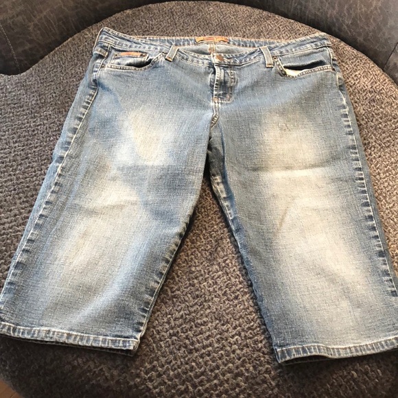 🔹 4 for $30 LEI denim capris - Picture 1 of 4